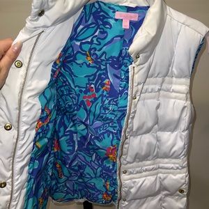 Lilly Pulitzer QUILTED Puffer VEST
Down Feather white Size small